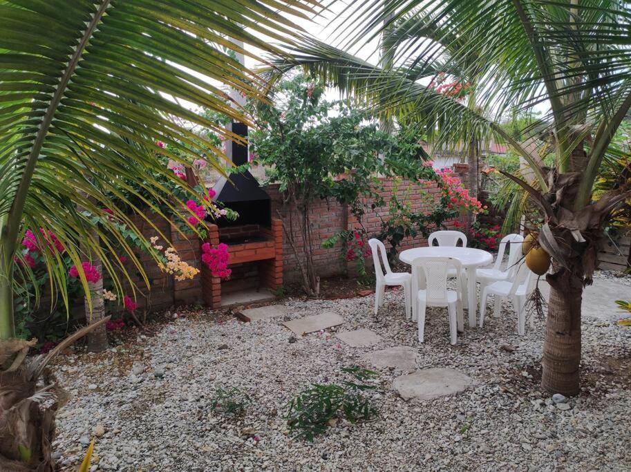 Cayo Ecovillage Puerto Cayo Exterior foto